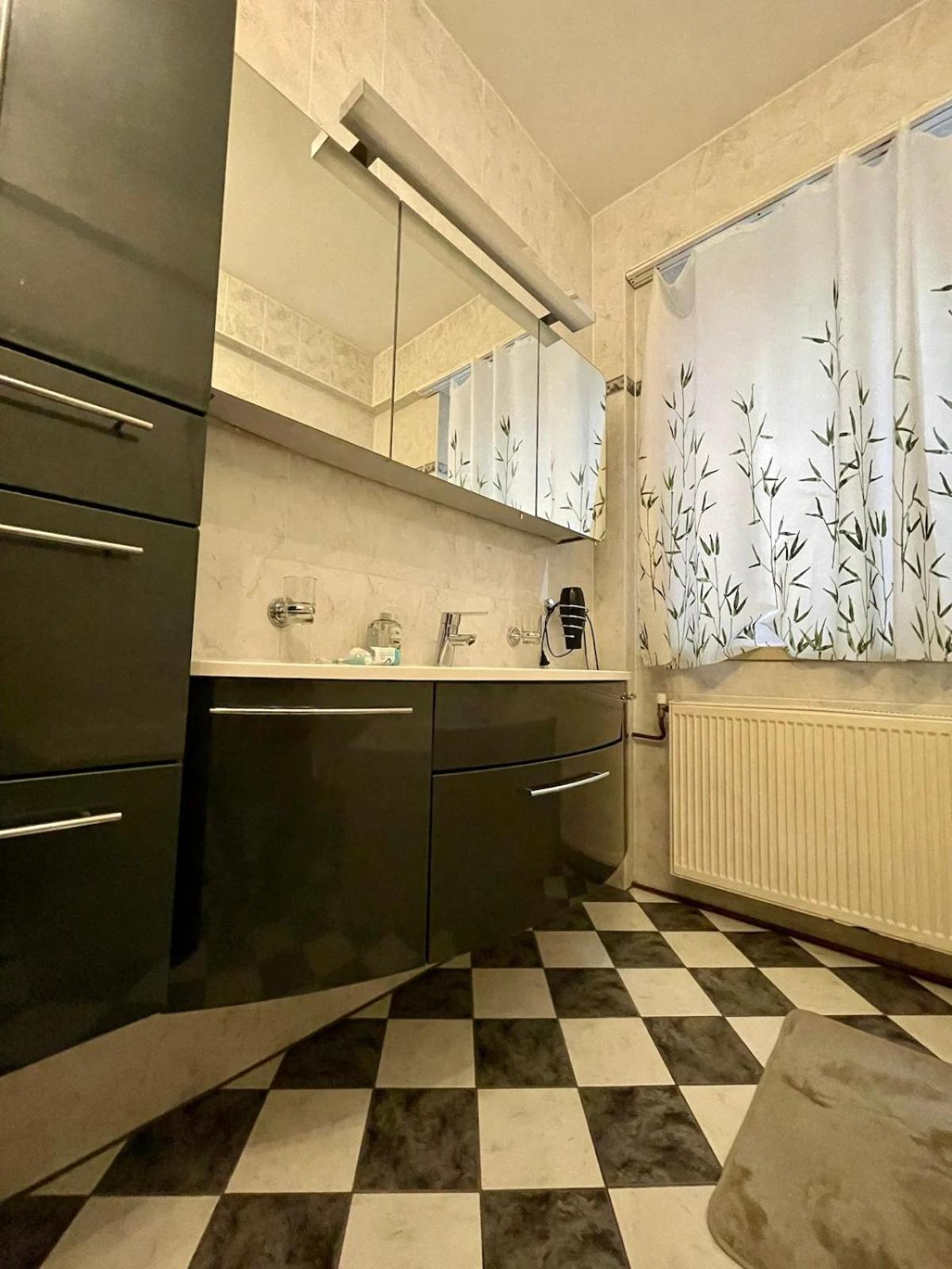 Gemutliche Wohnung Mit Super Lage เวียนนา ภายนอก รูปภาพ