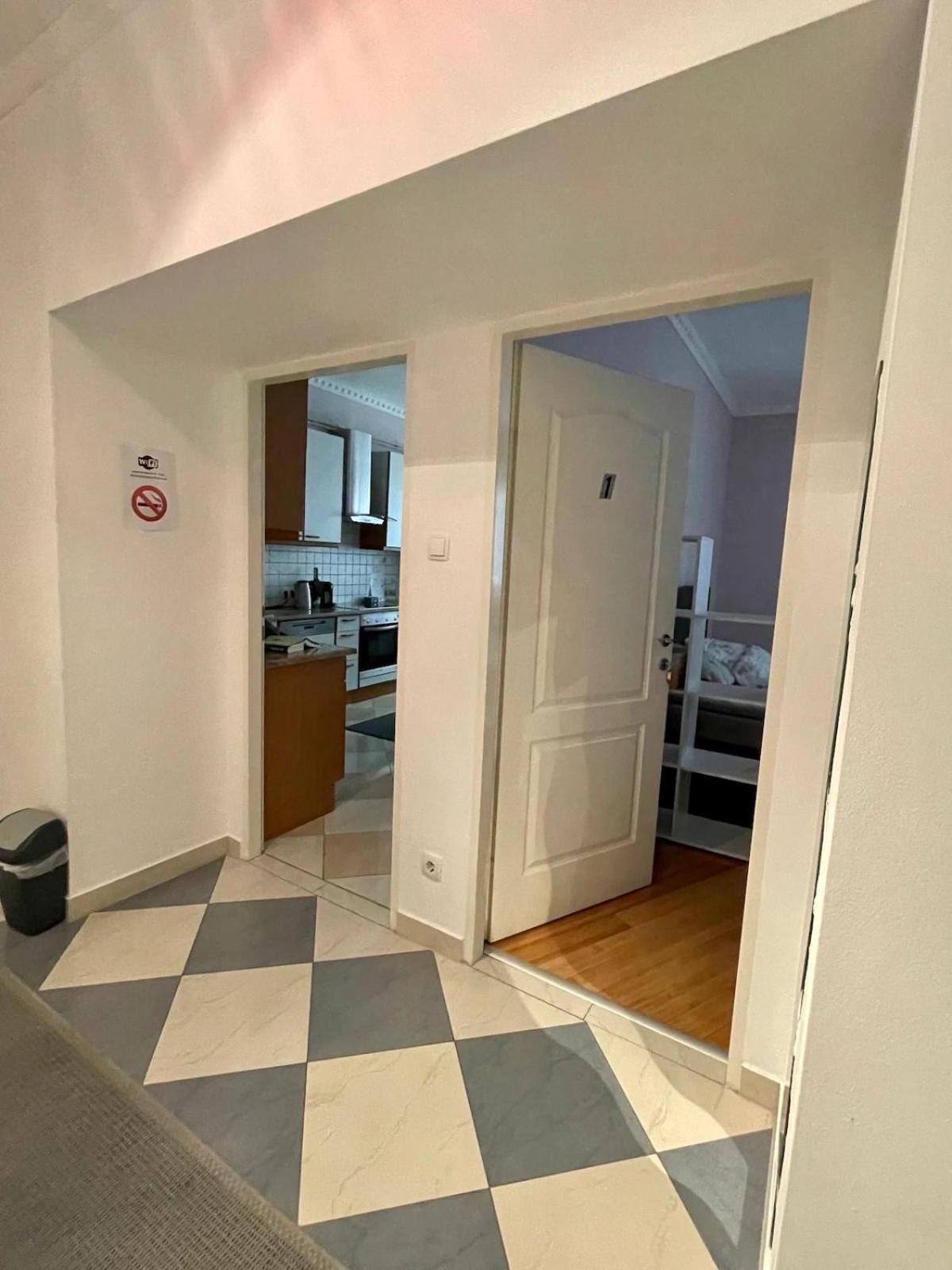 Gemutliche Wohnung Mit Super Lage เวียนนา ภายนอก รูปภาพ